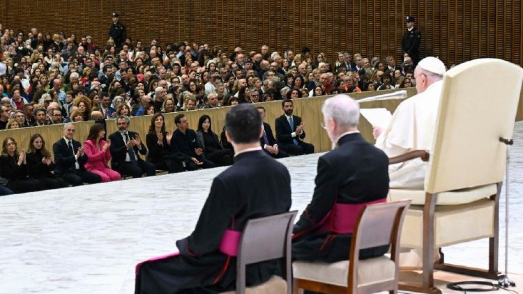 El Papa a los empleados de la RAI: informar promoviendo la  dignidad de la persona