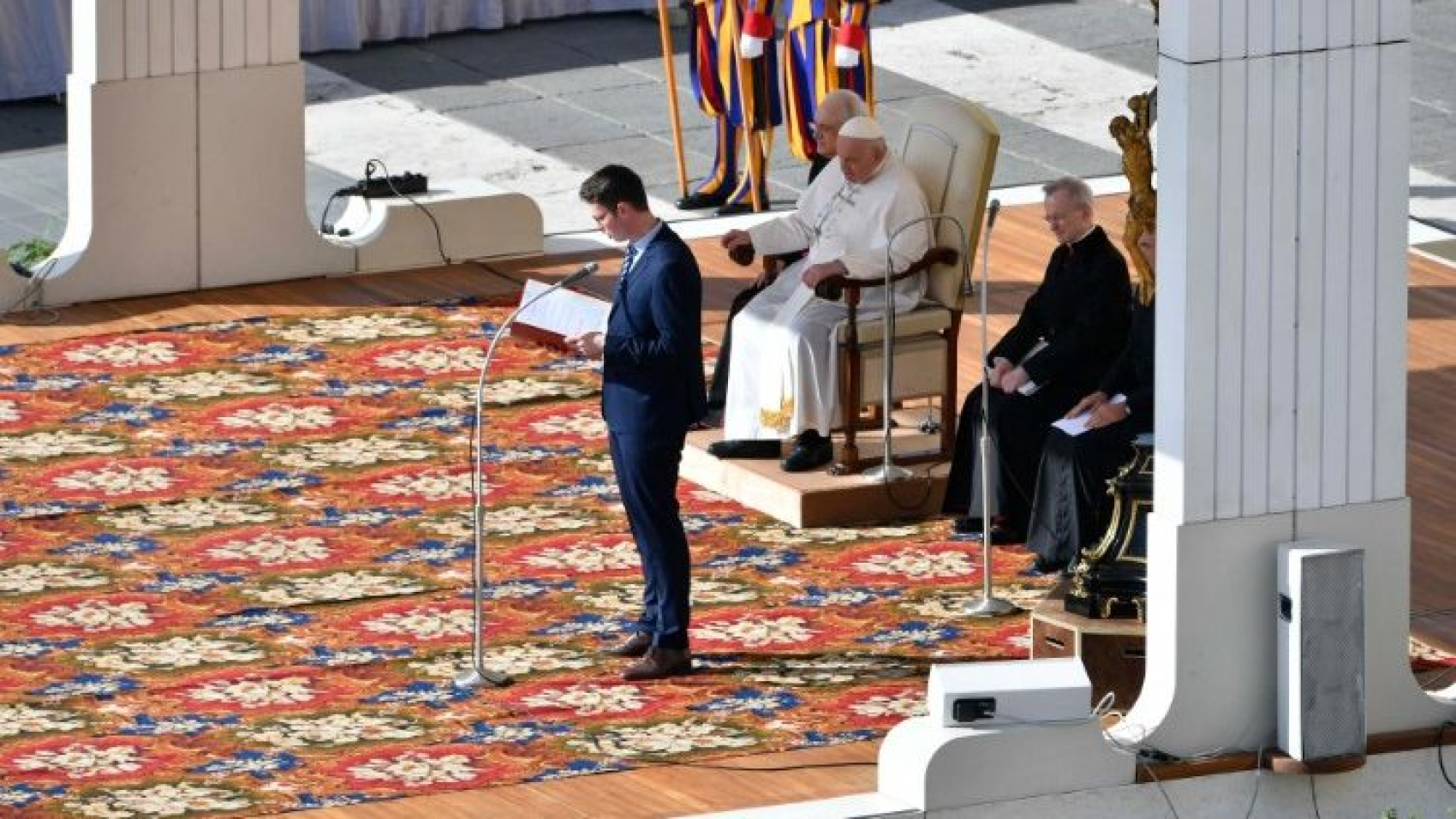 El Papa: La guerra es un horror, hay que hacer todo lo posible para negociar su fin