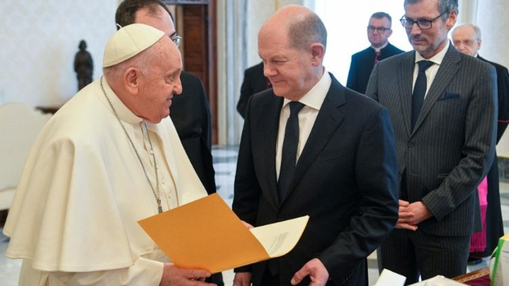 El Papa Francisco recibe al Canciller alemán Olaf Scholz
