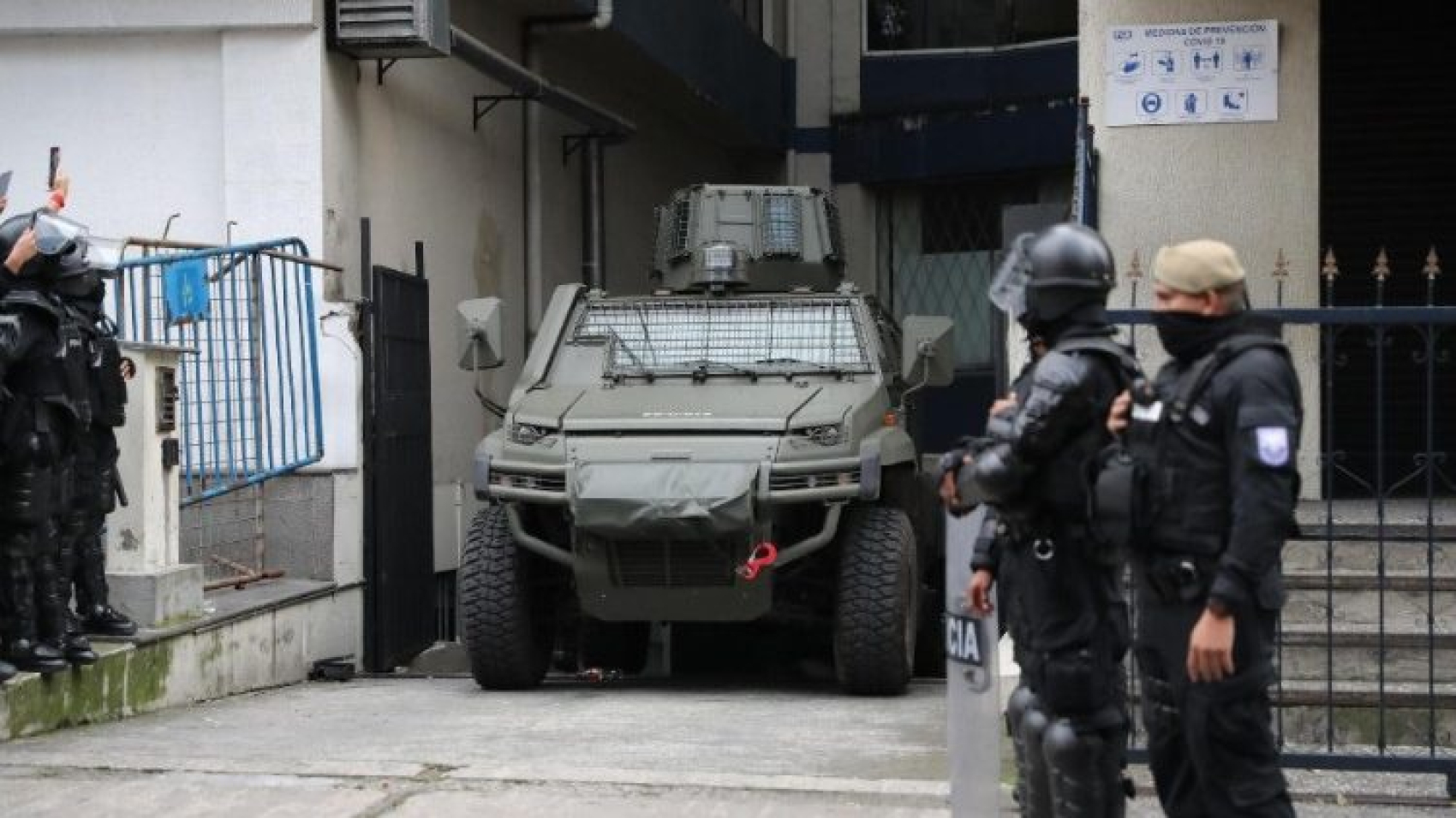 México suspende relaciones diplomáticas con Ecuador