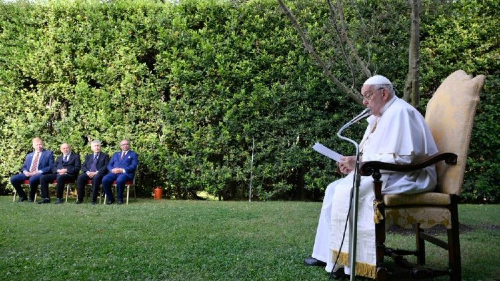 El Papa pide nuevamente que Israel y Palestina convivan uno al lado del otro