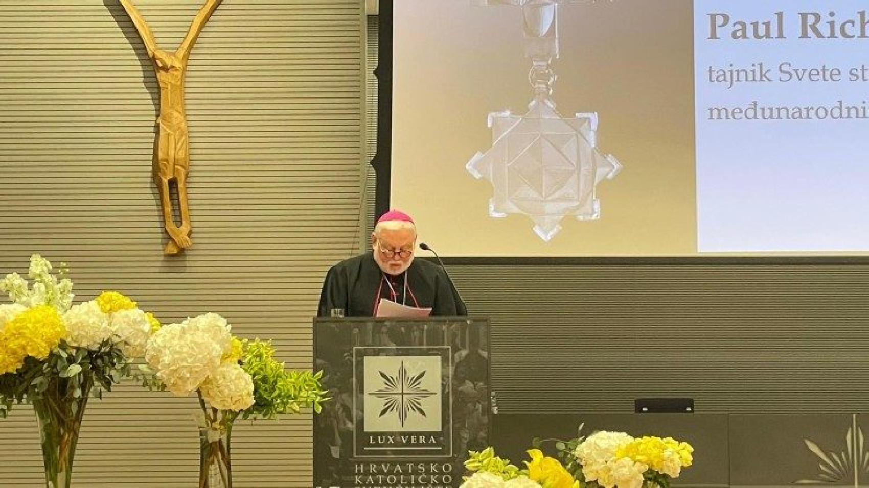 Gallagher en Croacia: Seamos constructores de paz