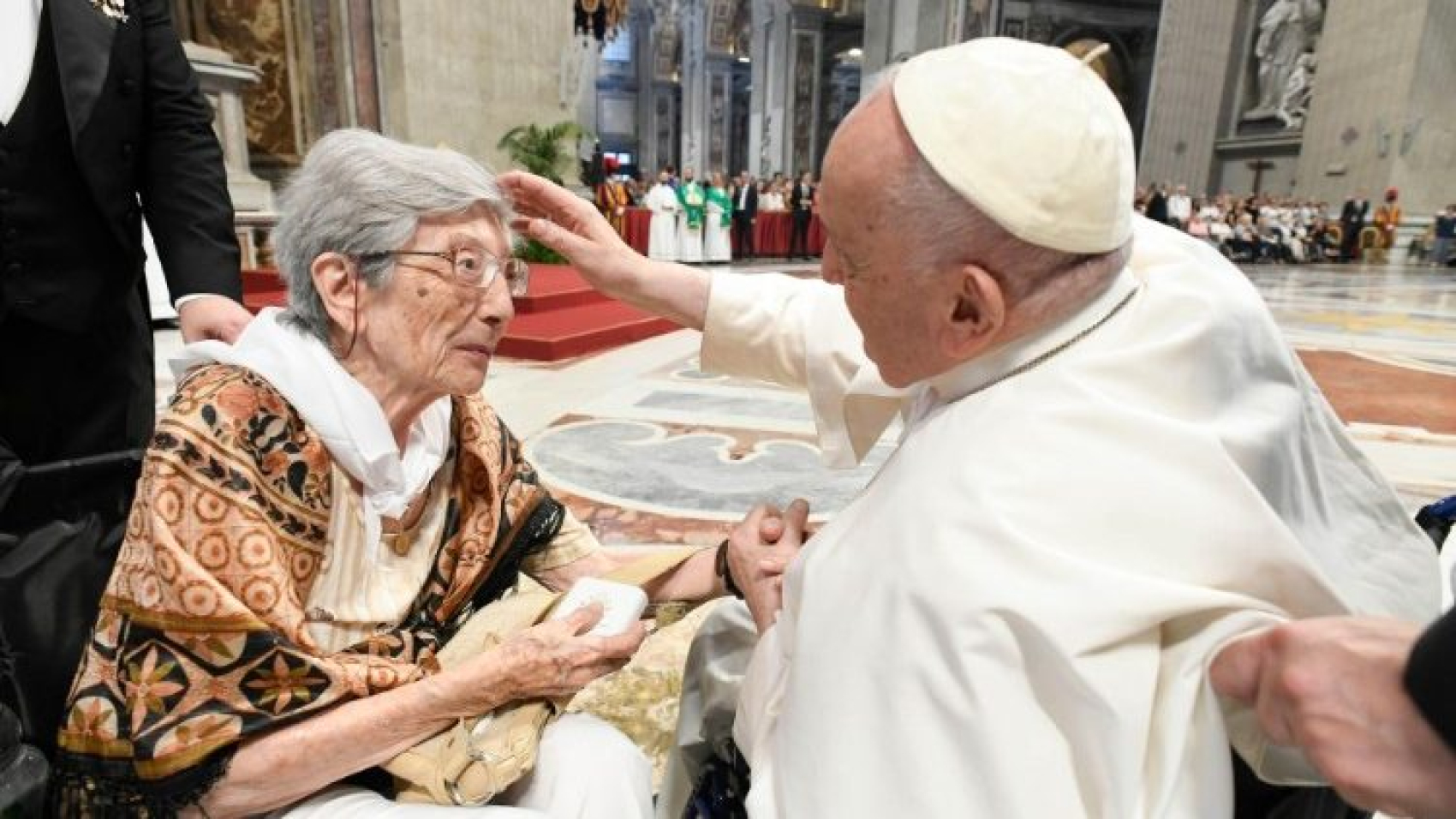 Monseñor Ulloa: Un futuro en el que no se descarte a los mayores