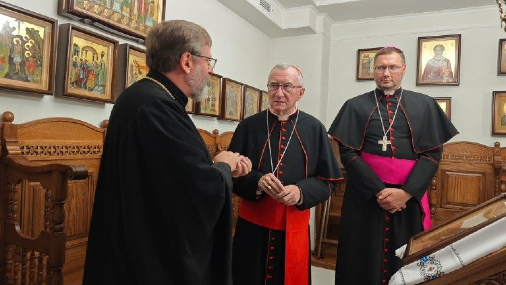 Parolin: Mi presencia en Ucrania para traer la cercanía del Papa