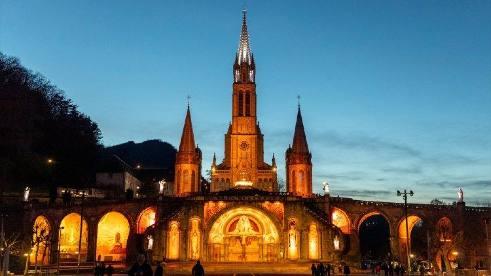 Obispo de Lourdes sobre mosaicos de Rupnik: Decisión no madura para retirar