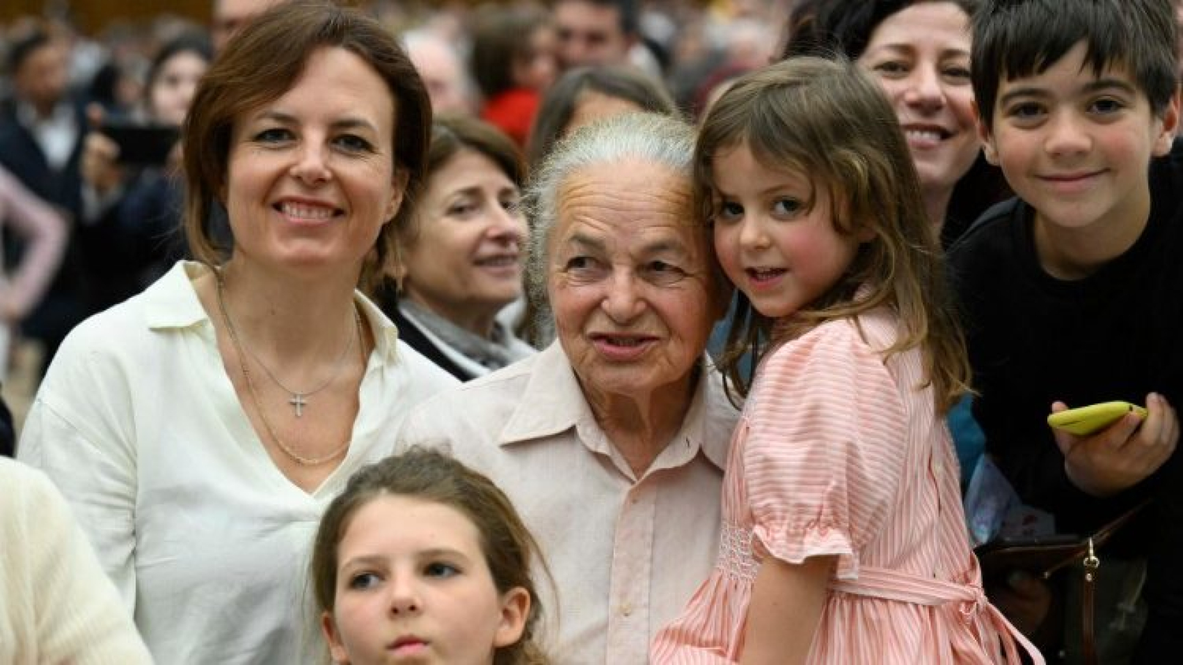Mons. Gervasi: De los abuelos aprendemos a compartir los dones que tenemos