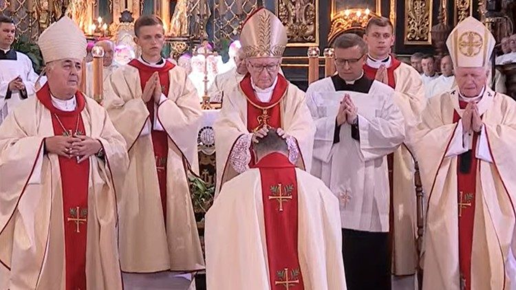 Parolin: Inútil construir una sociedad que excluya a Dios