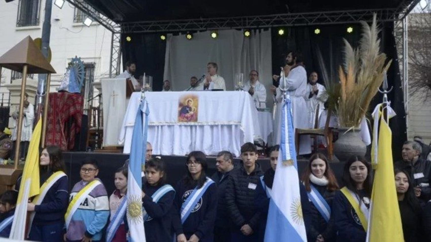 García Cuerva: San Cayetano nos anima a la solidaridad con los más pobres
