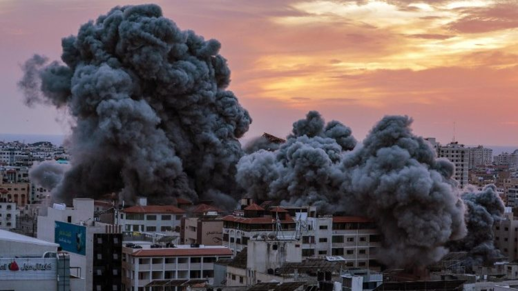 Bombardeo de una central hidroeléctrica en el Líbano