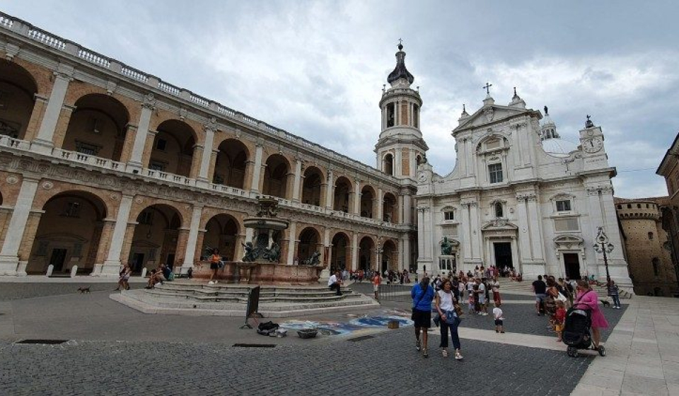 El Papa a las familias que peregrinan a Pompeya y Loreto: sed instrumentos de paz