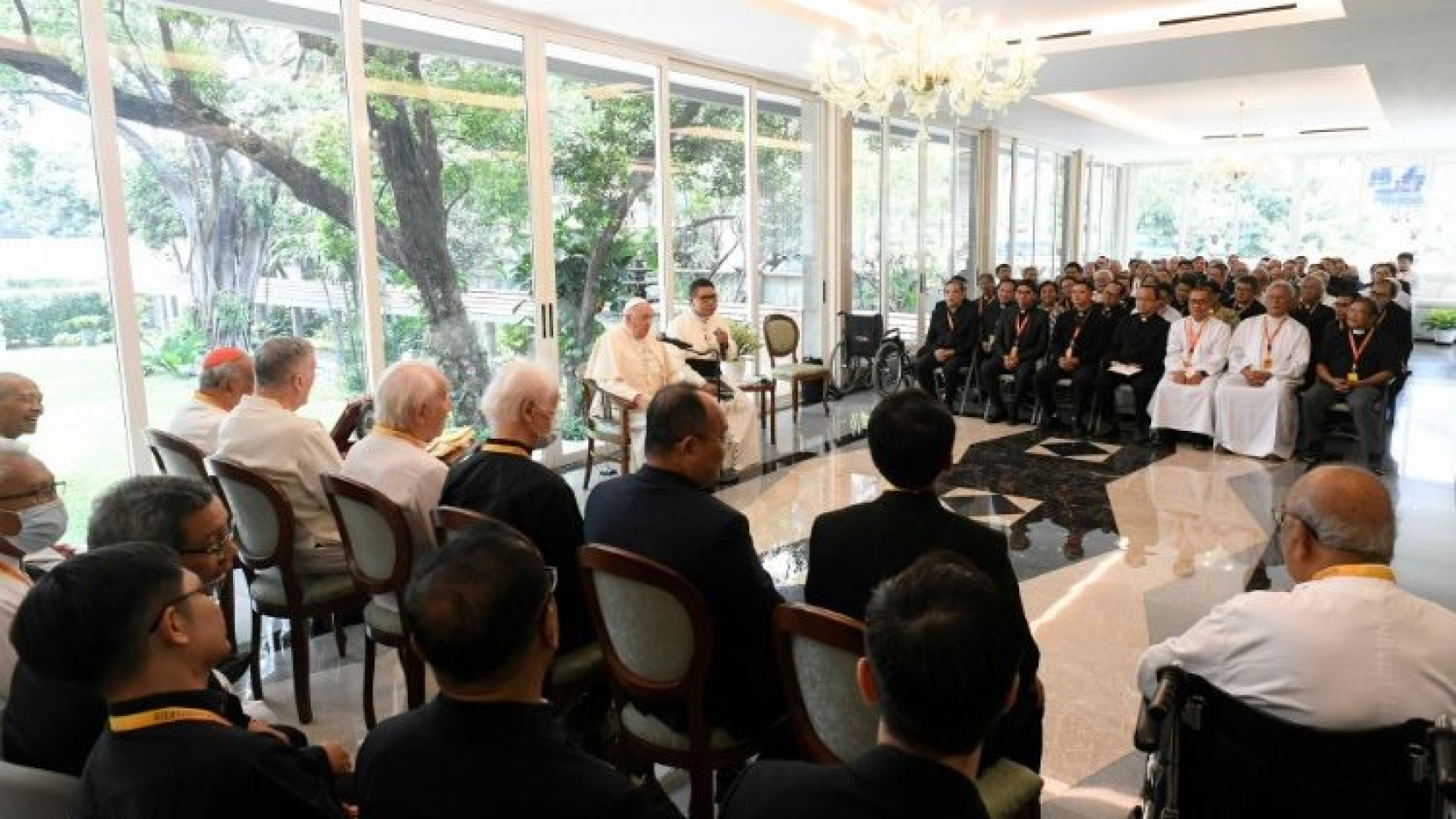 El Papa se reune con los jesuitas de Indonesia, Spadaro: una Compañía joven