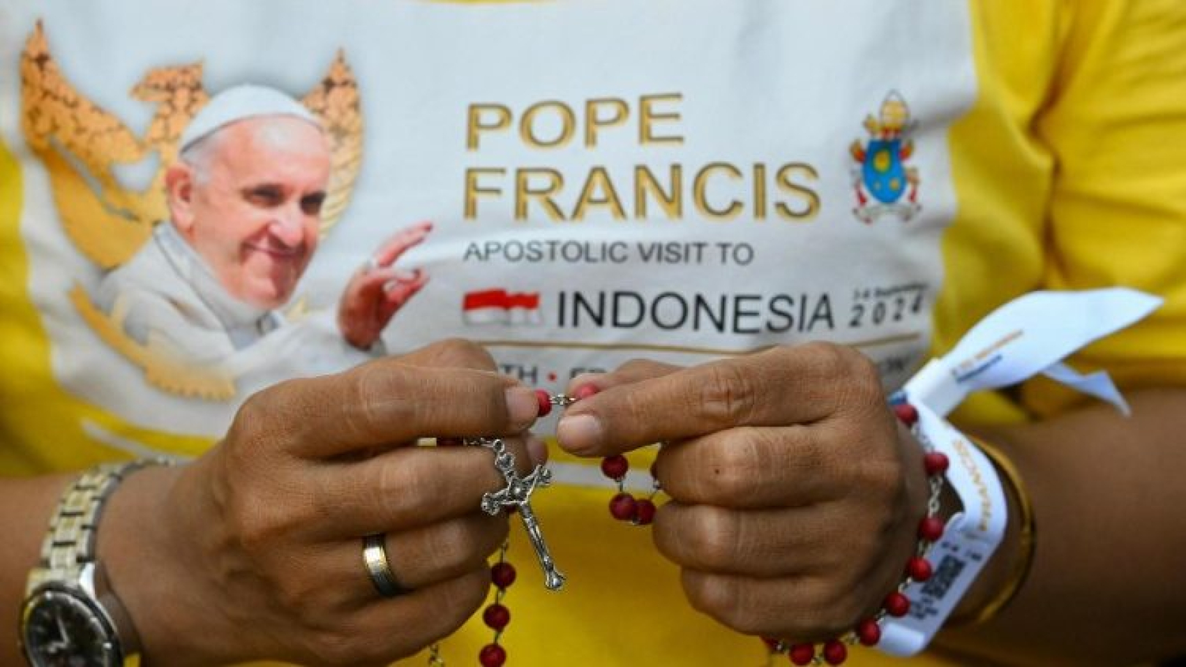 El Papa. El encuentro con Jesús nos llama a vivir dos actitudes: Escuchar y vivir la Palabra