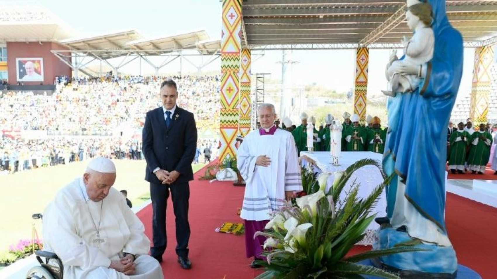 El Papa en el ángelus: Paz para las naciones y también para la creación