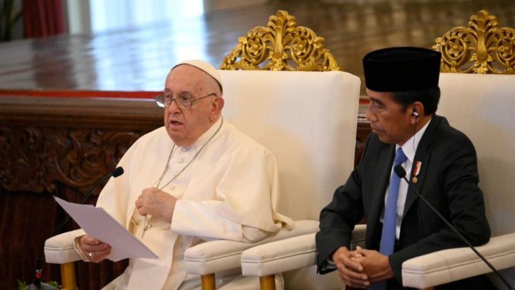 El Papa en Indonesia: "Unidad en la multiplicidad, justicia social, bendición divina"