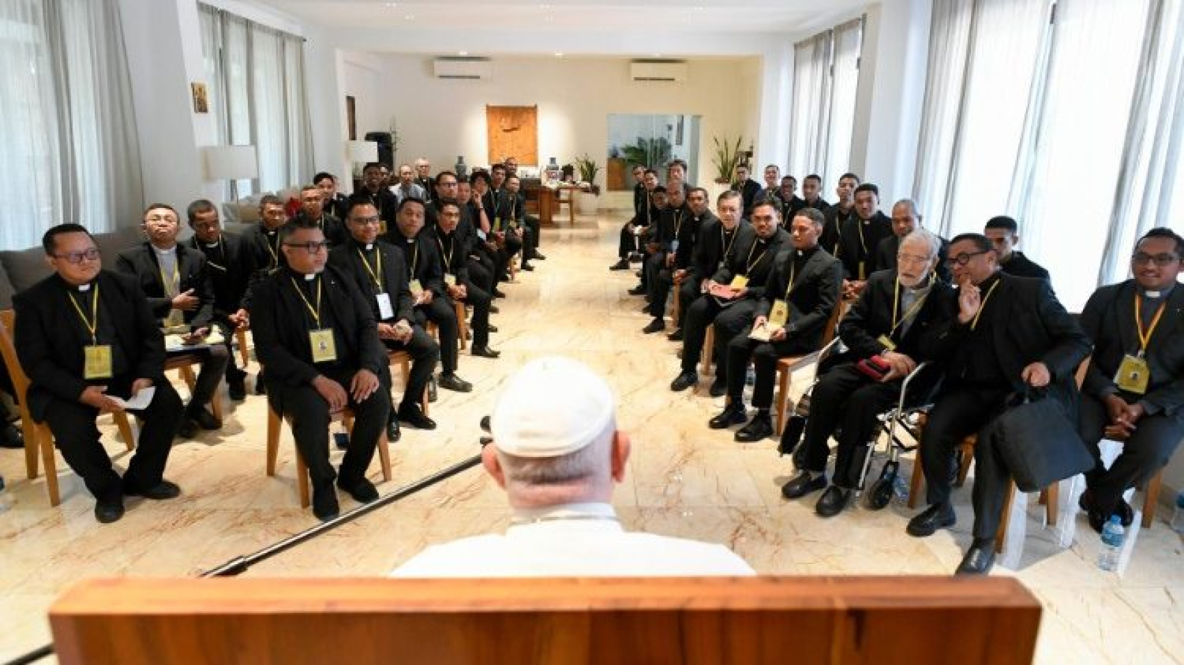 «Sean tiernos, sean valientes», en un libro los diálogos del Papa con jesuitas del mundo