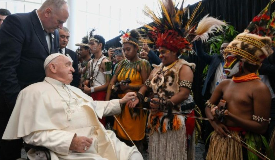 El Papa en Papúa Nueva Guinea, tierra de "extraordinaria riqueza cultural"